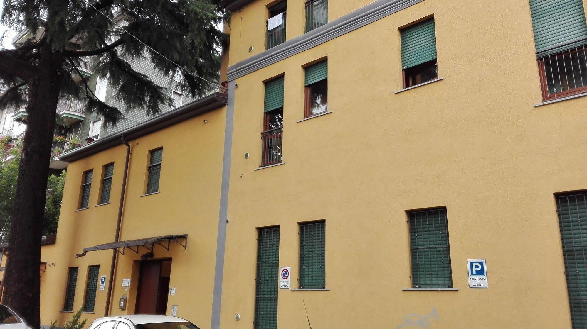 Residence Il Pino Saronno Extérieur photo